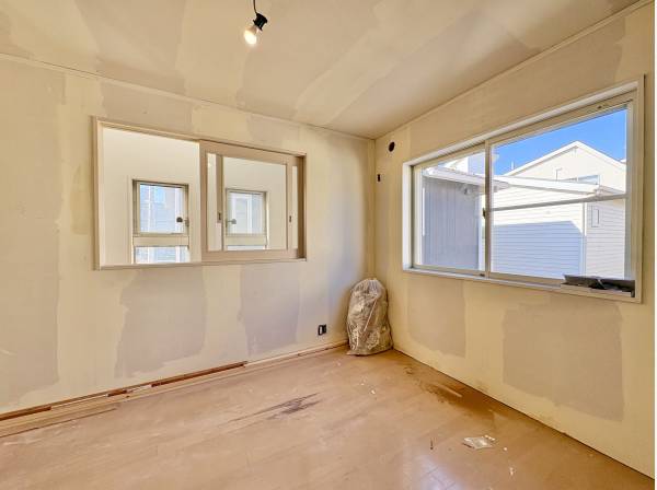 採光が充分に確保できた洋室です。