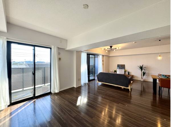 隣に洋室と繋げると27帖の大空間