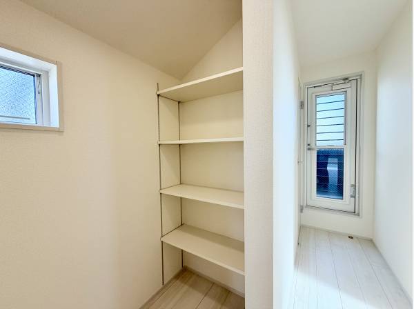 パントリースペース収納としてもお使いいただけます