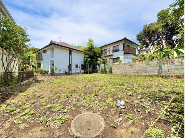 更地ですので、すぐにご建築いただけます