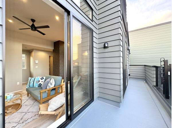 ワイドバルコニーはリビングへ繋がります。