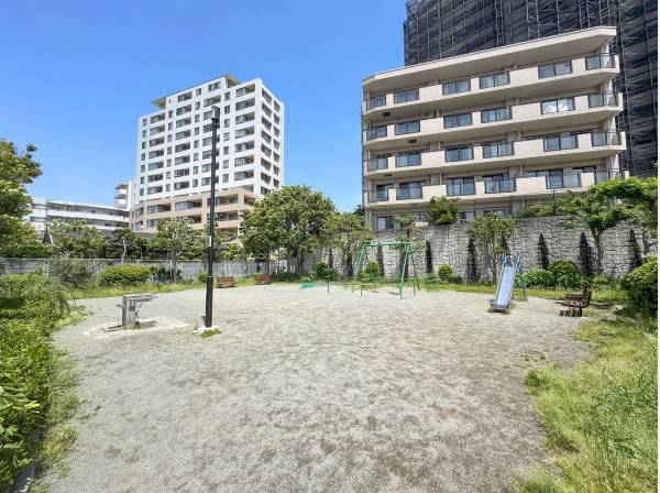 洲鼻公園まで徒歩2分 (約130ｍ)