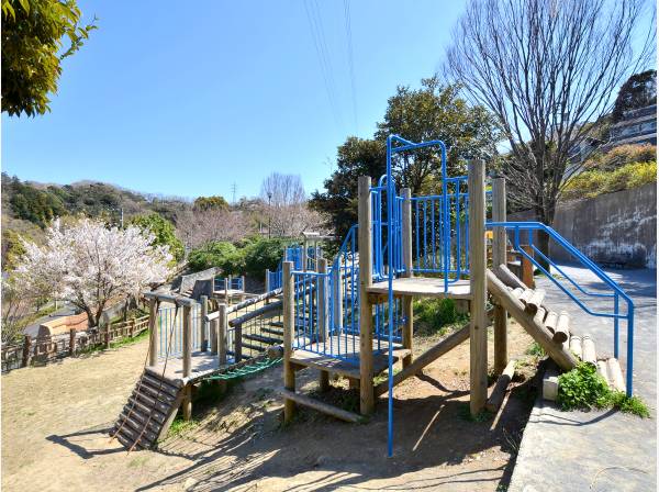 なごみの丘公園まで徒歩10分（約750m）