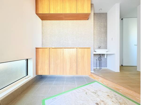 明るく広い玄関ホール