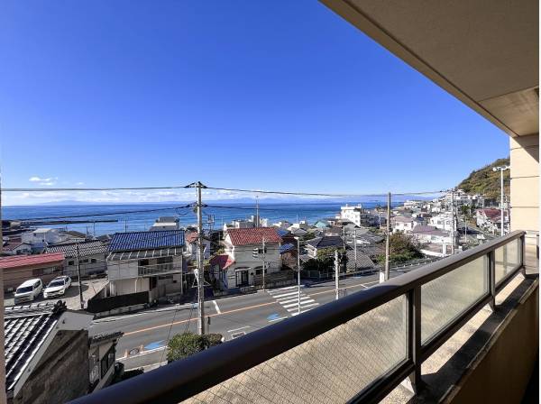 豊なカーライフが送れる国道134号線沿いのマンションです