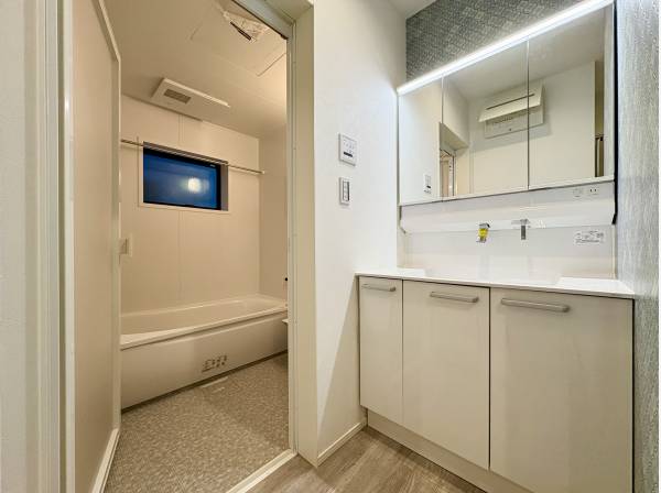 パウダールーム・バスルーム