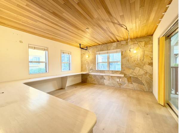 クロスもお洒落なLDK