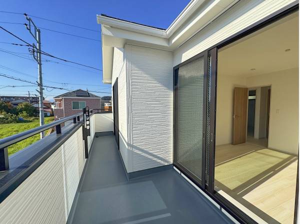 バルコニーは日当たり良好！