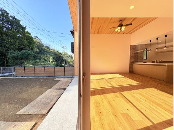 お庭へのアプローチがスムーズなリビング掃き出し