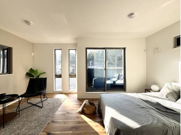 心地良い広さのメインベッドルーム