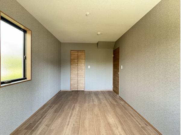 あたたかい日が差し込むお部屋

