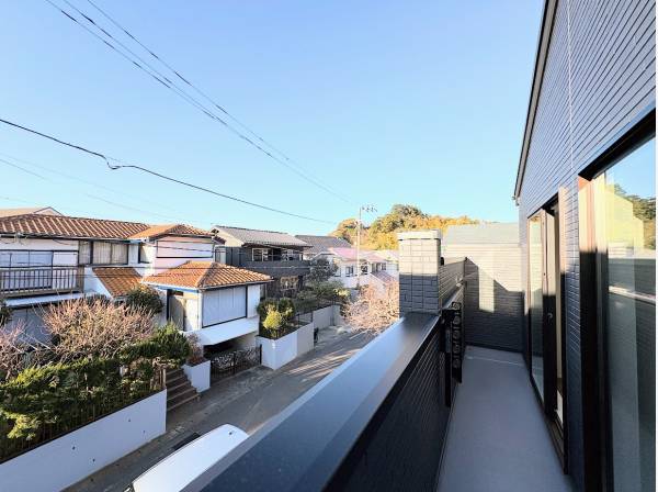 日当たりの良いバルコニー