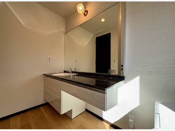 洗面台もとてもオシャレです