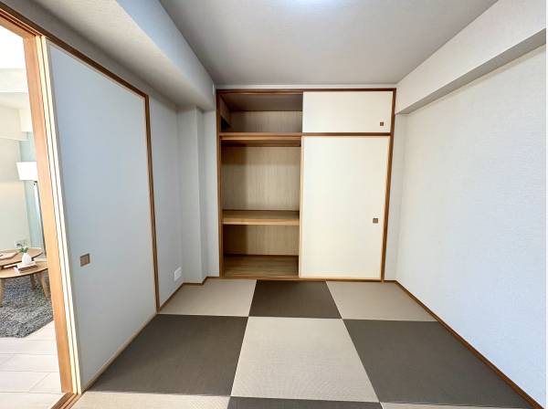 リビングの横には6帖の和室