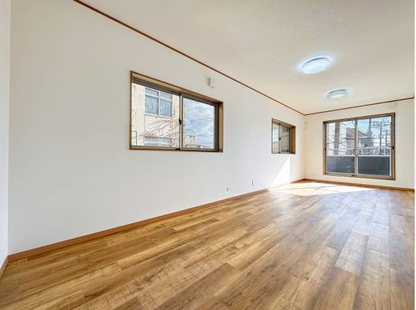 家具の配置がしやすい長方形のリビング