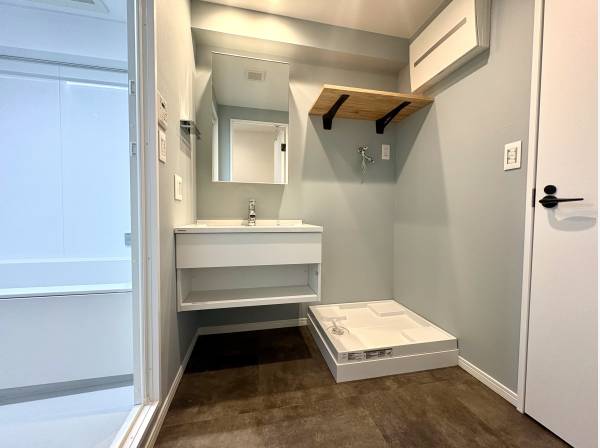 パウダールームです。おしゃれな洗面化粧台