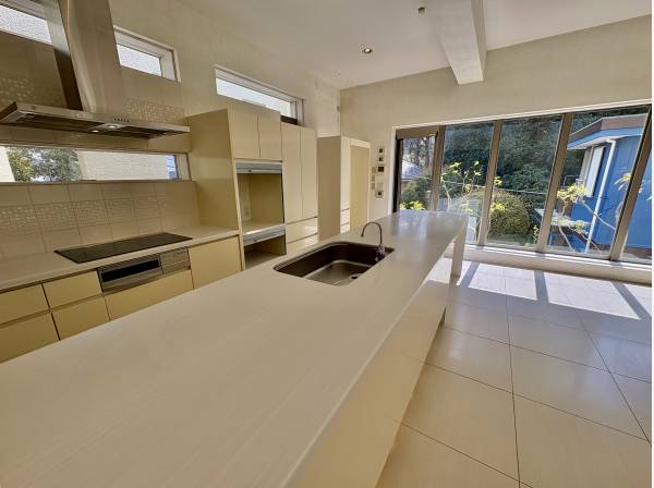 とてつもなく大きいキッチンです！