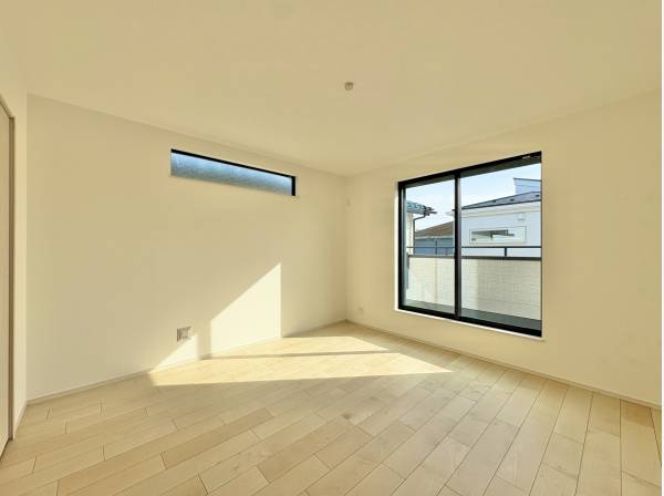 陽光を沢山取り込める大きな窓