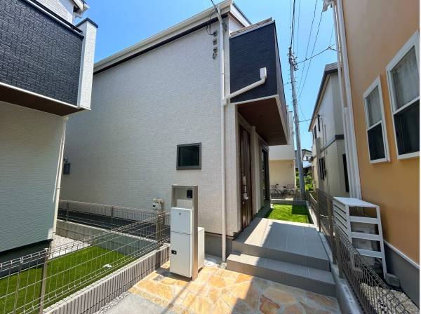 専用通路からのお建物なので、お子様の飛び出しも防げます♪