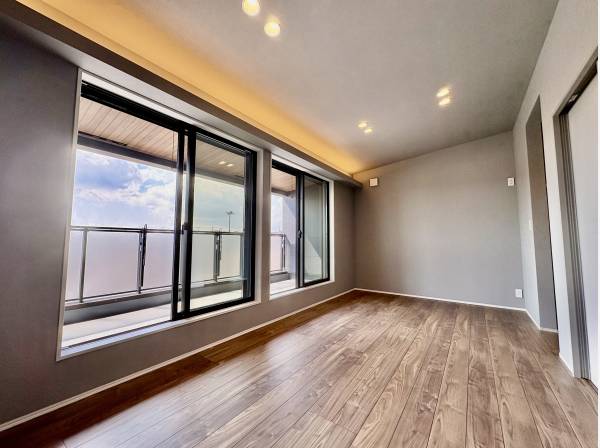 各部屋も広くて明るく、風も通ります！