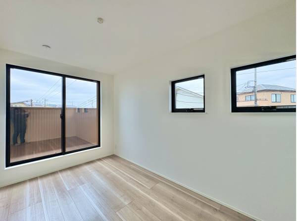 2面採光があることにより、十分な陽光がお部屋の全体に届きます