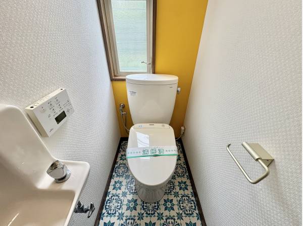 クロスがおしゃれで清潔感のあるＷＣ