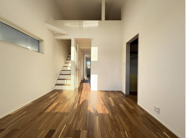 収納としても、お子様の秘密基地としても！