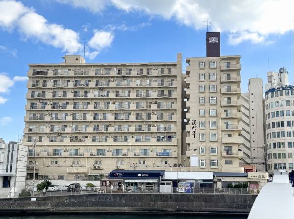 国道134号線からも目に留まるリバーサイドレジデンス