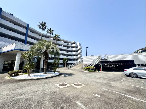 駐車場は平置きというのも大きな魅力に