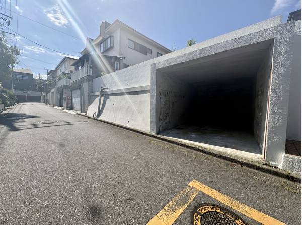 地下車庫付きです。
