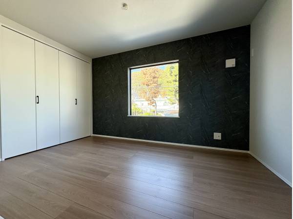 リビングと続き、用途を選ばず使いやすい空間です