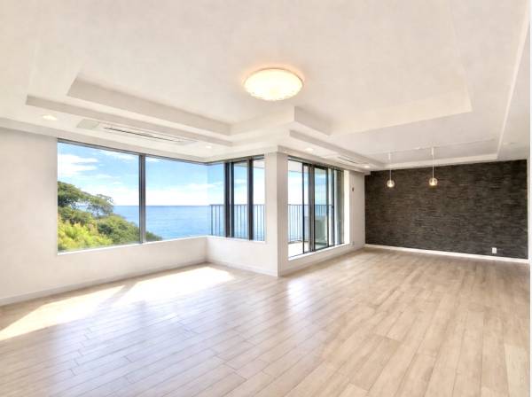 リノベーション工事済みのLDK