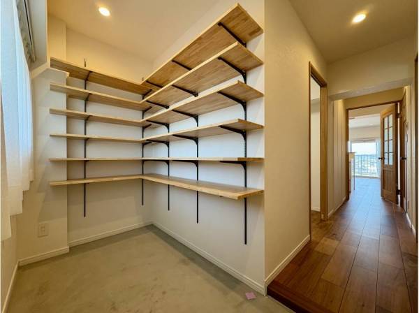 広い土間はアウトサイド用品も収納可能です！