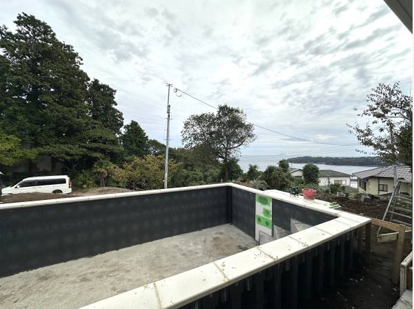 プールに浸かりながらゆったりとした時間をお過ごしください