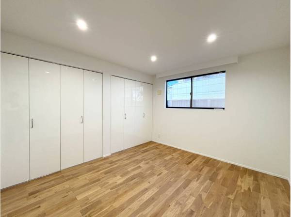 各居室に大型の収納を完備