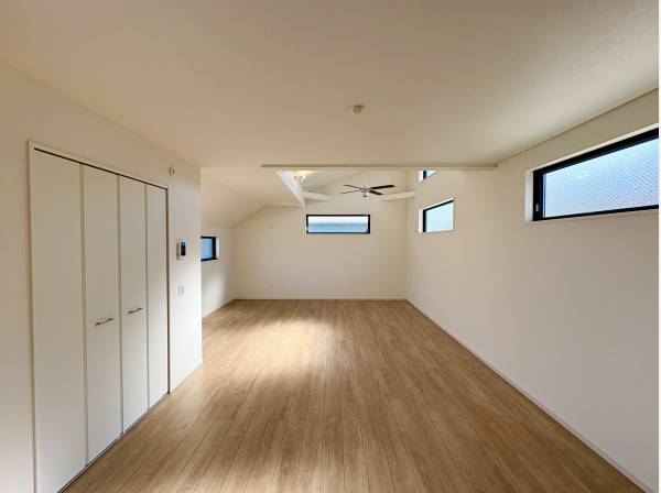 これからの季節に嬉しい床暖房付き