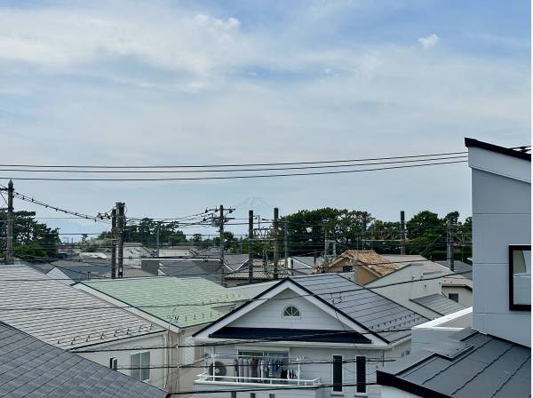 ルーフバルコニーから富士山を望みました♪