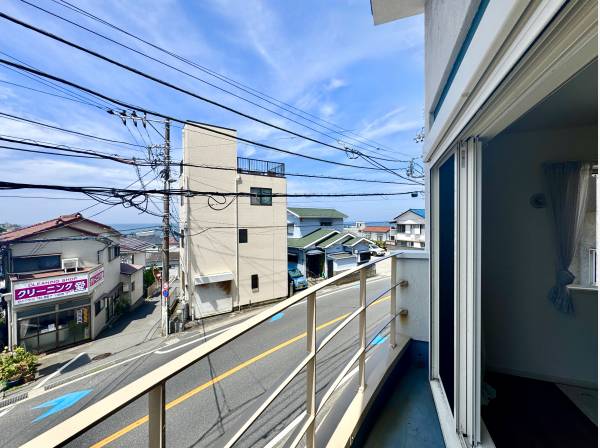 南西側が抜けており日当たりと風通し良し
