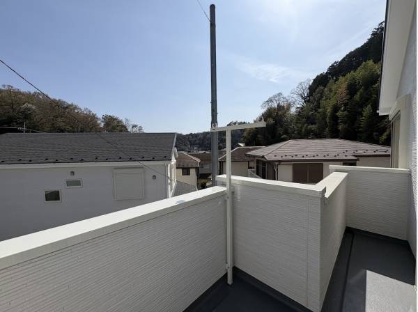 鎌倉の自然を見渡すバルコニー