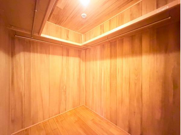 木の温もりを感じる素敵なWIC
