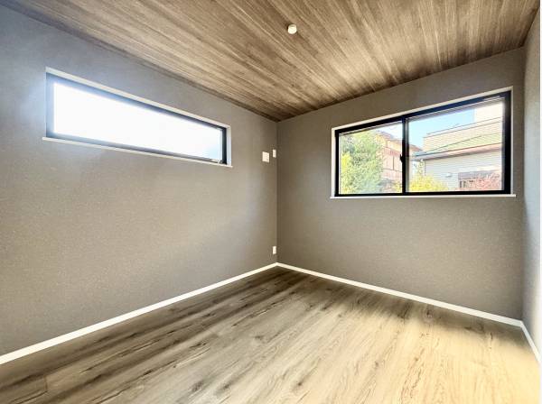 天井やクロスもオシャレに仕上がっています