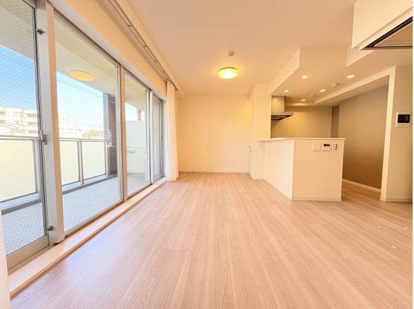 西向きのお部屋となります