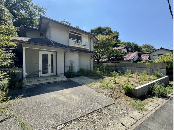 敷地面積は約122坪の広大な土地です♪