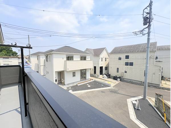 開発された道路で街並みも整ってます