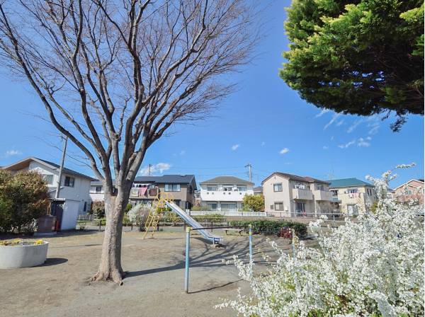 辻堂砂場公園まで徒歩3分（約240m）