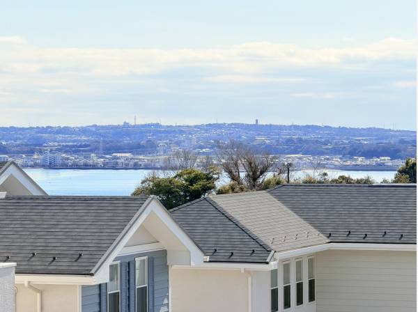 ルーフバルコニーからは圧巻の景色！佐島の丘ならではですね！