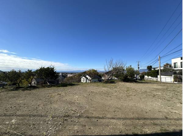 広い敷地は全5区画