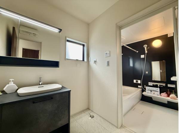 サニタリースペースと浴室