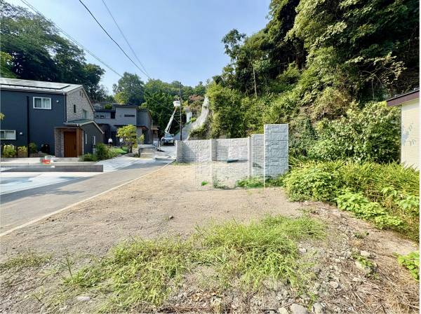 緑豊かで閑静な現地です。