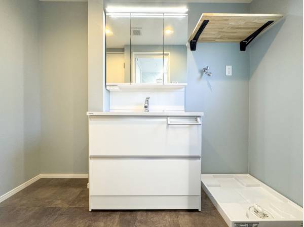 清潔感のある爽やかなサニタリールーム